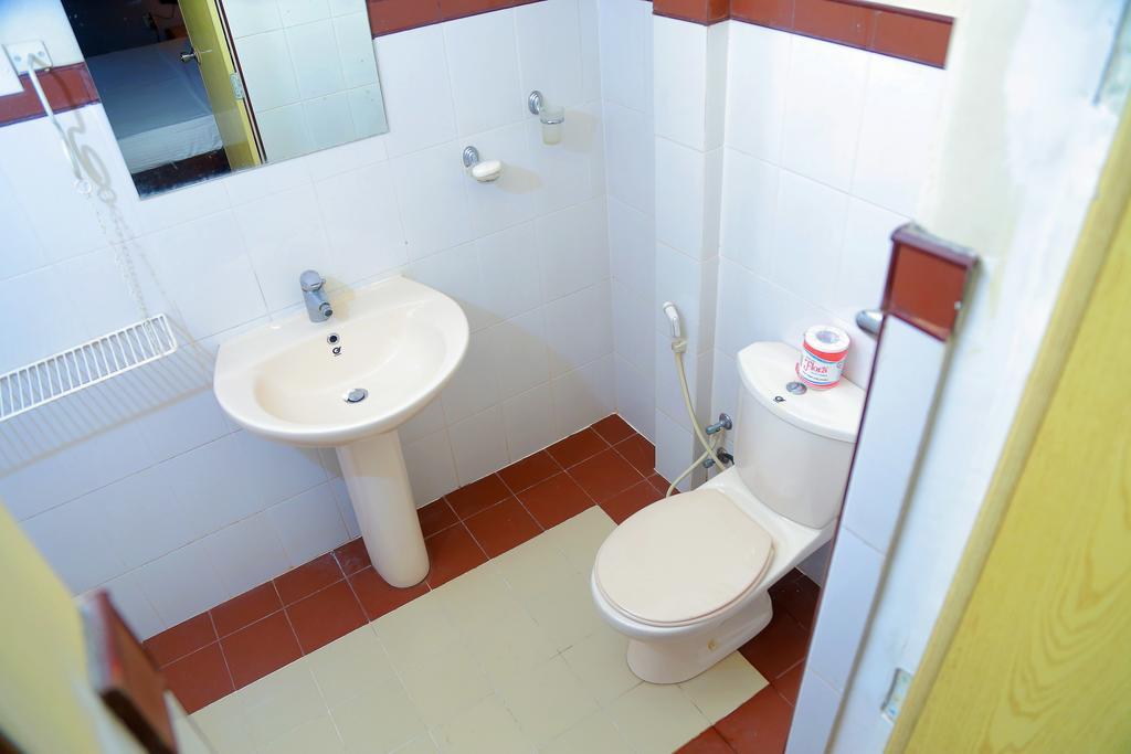 Holiday Nest Bed & Breakfast Wadduwa Habitación foto